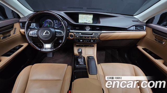 Lexus ES 2018 — photo 7