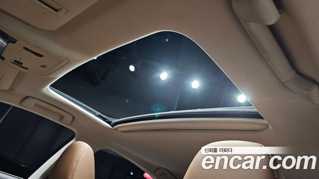 Lexus ES 2018 — photo 18