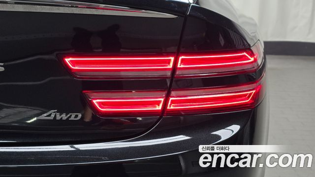 Genesis G80 2023 — photo 9