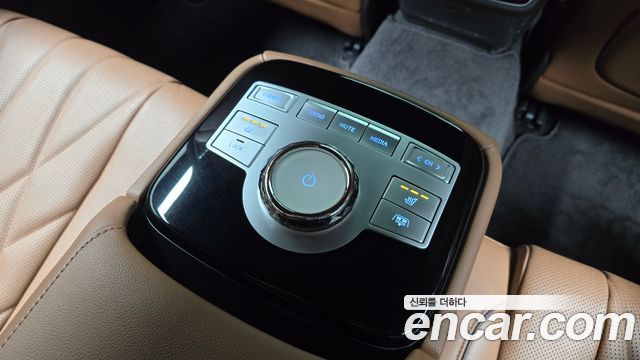 Genesis G80 2023 — photo 30
