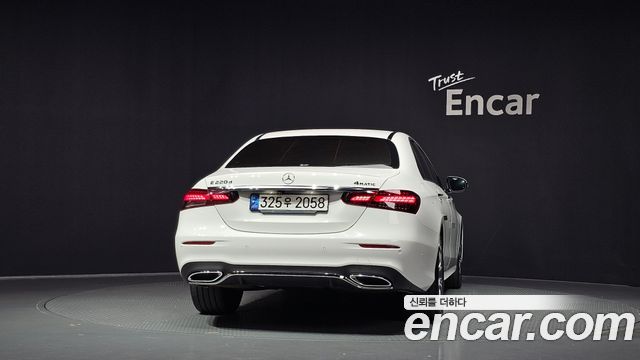 Mercedes-Benz E-Class 2021 — photo 4