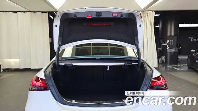 Mercedes-Benz E-Class 2021 — photo 26