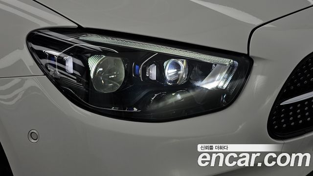 Mercedes-Benz E-Class 2021 — photo 8