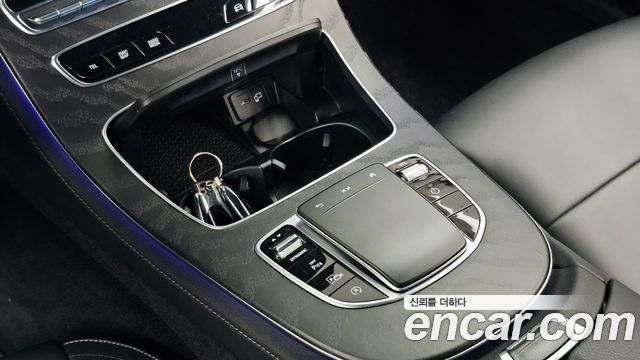 Mercedes-Benz E-Class 2021 — photo 27