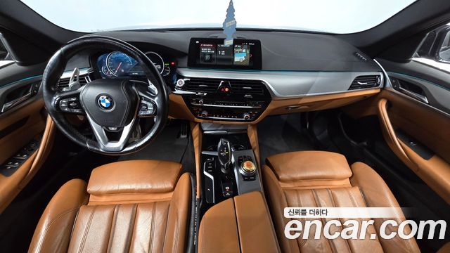 BMW 5-Series 2017 — photo 7