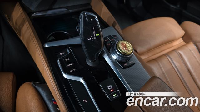 BMW 5-Series 2017 — photo 9