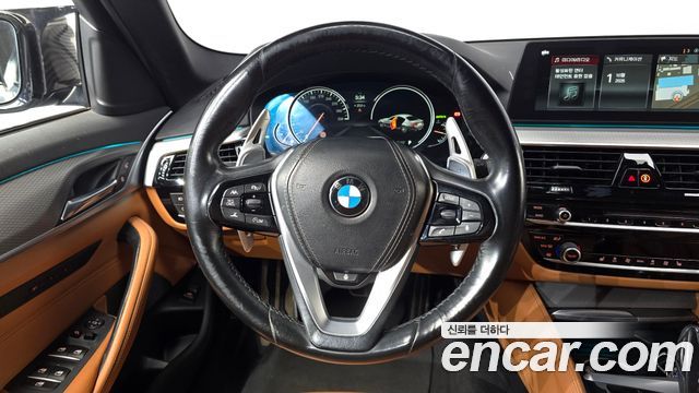 BMW 5-Series 2017 — photo 13