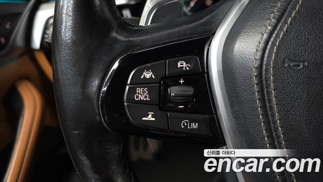 BMW 5-Series 2017 — photo 17
