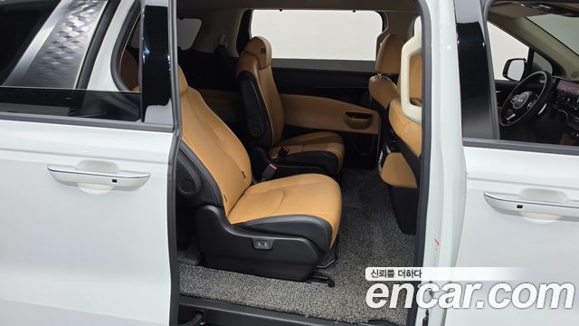 Kia Canival 2022 — photo 17