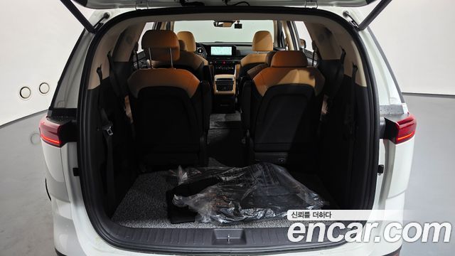 Kia Canival 2022 — photo 24