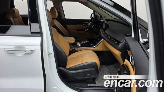 Kia Canival 2022 — photo 16