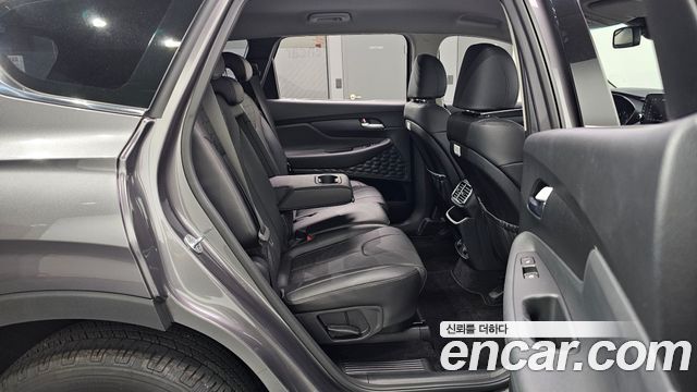 Hyundai Santafe 2019 — photo 17