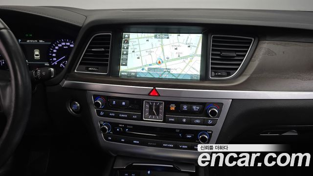 Genesis G80 2018 — photo 13