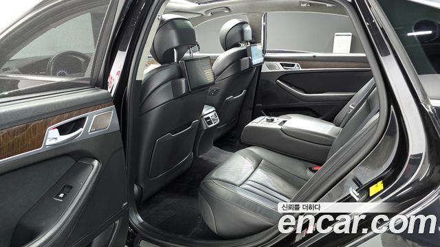Genesis G80 2018 — photo 14