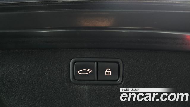 Genesis G80 2018 — photo 18