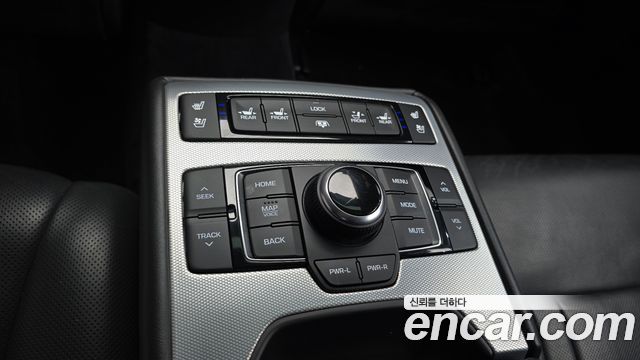Genesis G80 2018 — photo 20