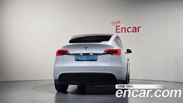 Tesla Model Y 2022 — photo 4