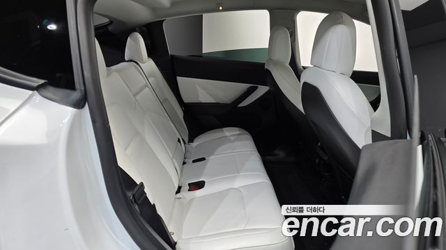 Tesla Model Y 2022 — photo 17