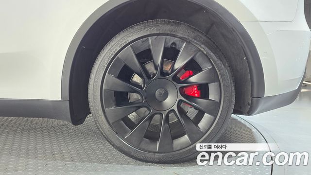 Tesla Model Y 2022 — photo 7