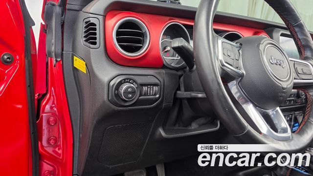 Jeep Wrangler 2019 — photo 16