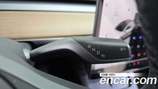 Tesla Model Y 2024 — photo 12