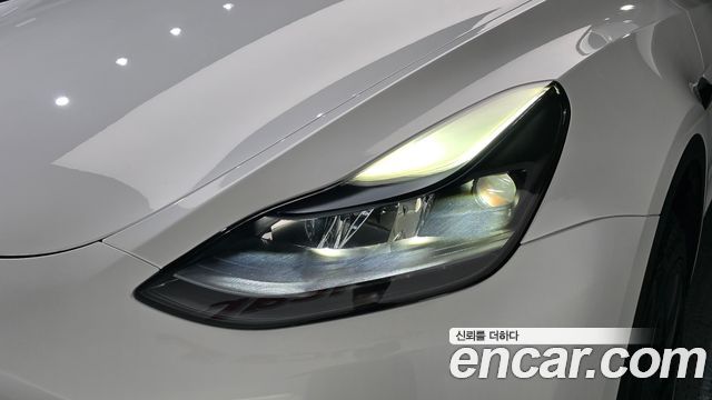 Tesla Model Y 2024 — photo 8