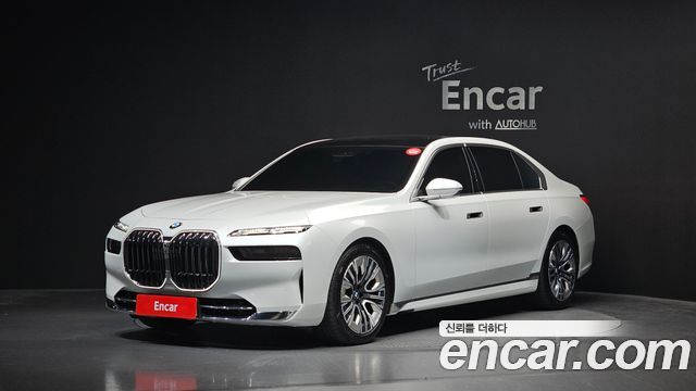 BMW 7-Series 2023 — photo 1