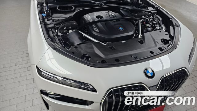 BMW 7-Series 2023 — photo 6