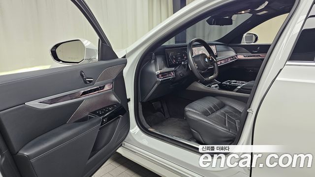 BMW 7-Series 2023 — photo 13