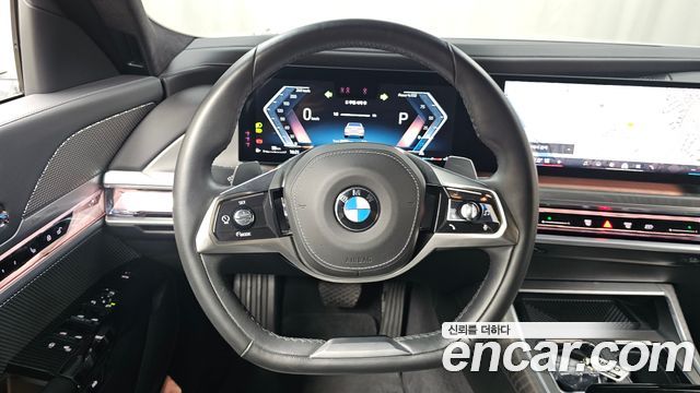 BMW 7-Series 2023 — photo 19