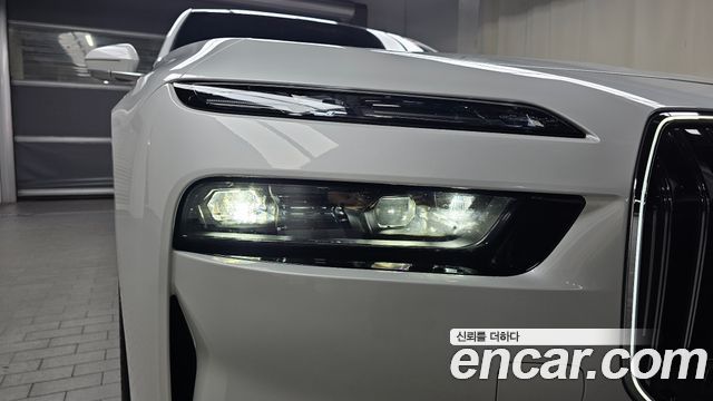 BMW 7-Series 2023 — photo 8