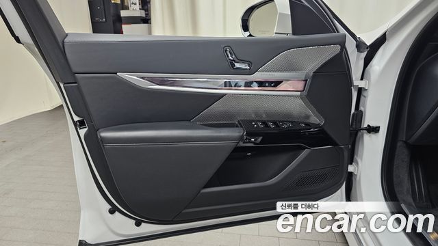 BMW 7-Series 2023 — photo 14