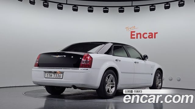 Chrysler 300C 2006 — photo 2