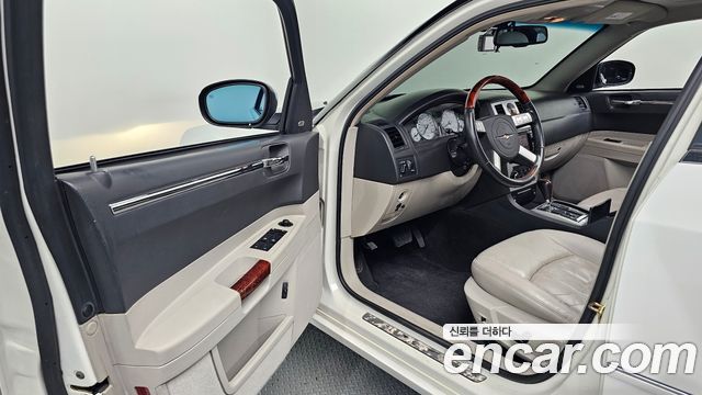 Chrysler 300C 2006 — photo 10