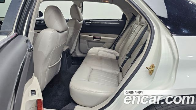Chrysler 300C 2006 — photo 11