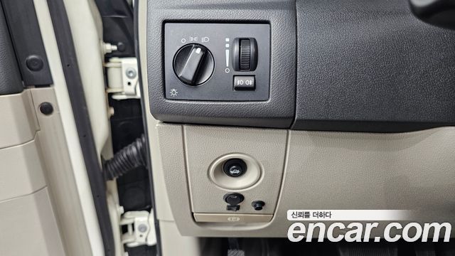 Chrysler 300C 2006 — photo 19