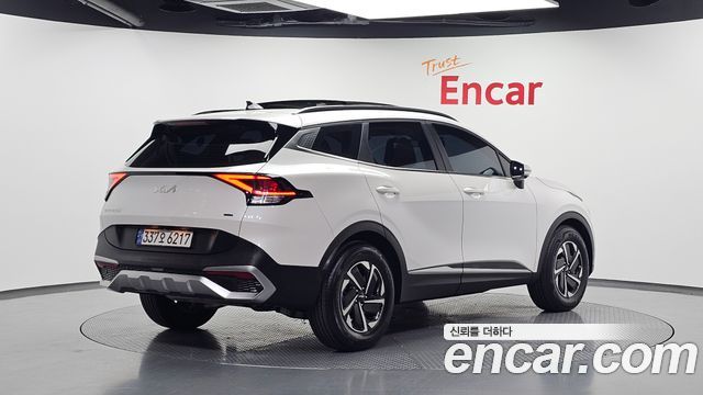 Kia Sportage 2023 — photo 2