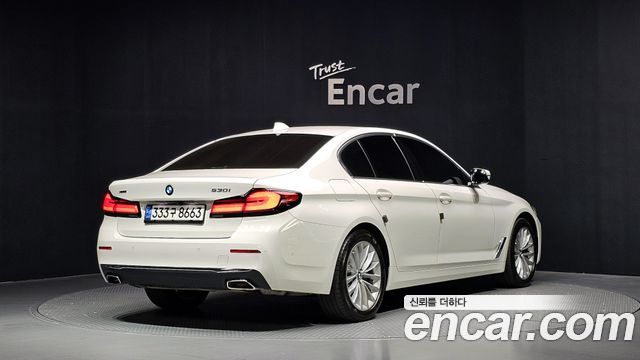 BMW 5-Series 2021 — photo 2
