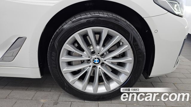 BMW 5-Series 2021 — photo 7
