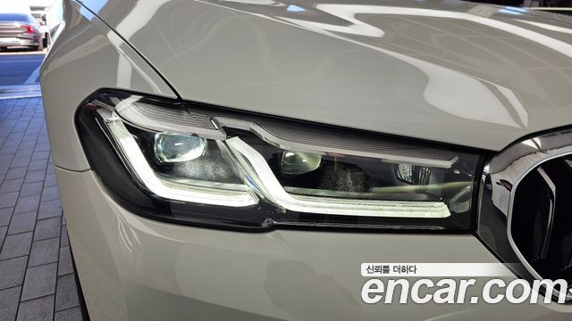 BMW 5-Series 2021 — photo 8