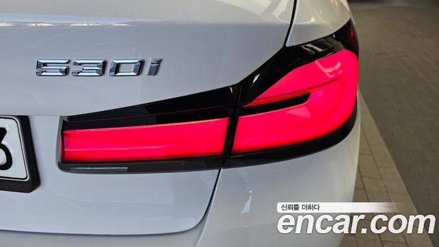 BMW 5-Series 2021 — photo 9