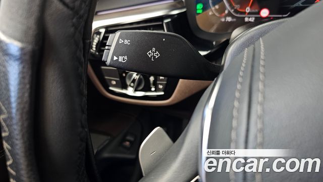 BMW 5-Series 2021 — photo 29
