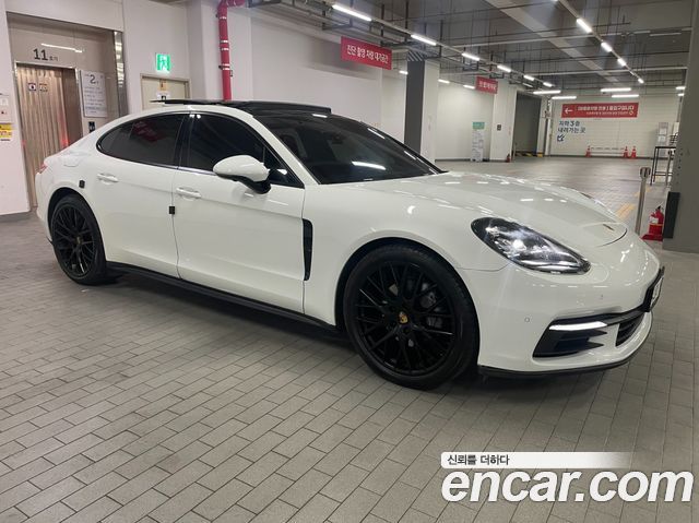Porsche Panamera 2018 — photo 2