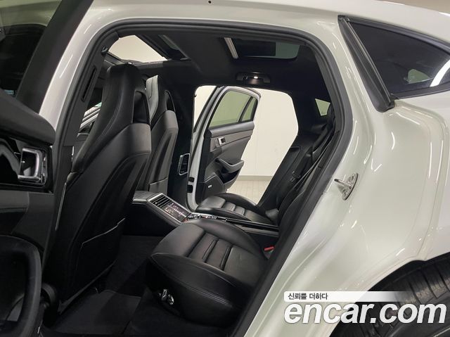 Porsche Panamera 2018 — photo 9