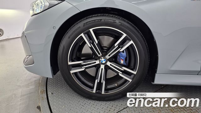 BMW 3-Series 2023 — photo 5