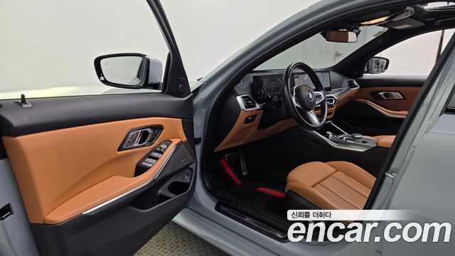 BMW 3-Series 2023 — photo 13