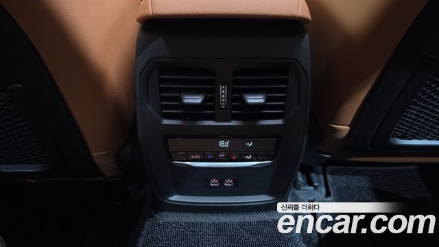 BMW 3-Series 2023 — photo 28