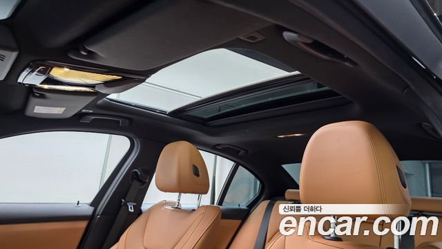 BMW 3-Series 2023 — photo 31
