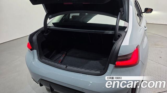 BMW 3-Series 2023 — photo 33