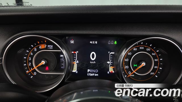Jeep Wrangler 2022 — photo 8